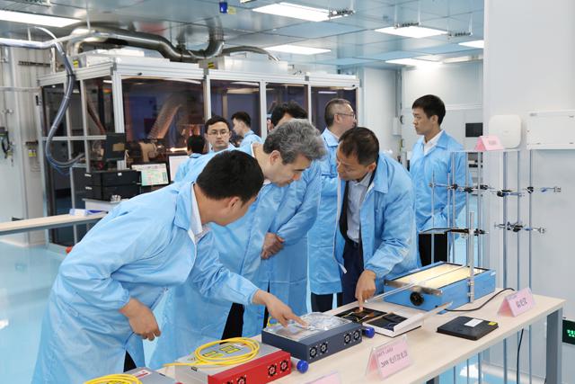 深圳市委常委、副市長劉慶生一行到大族激光考察調(diào)研